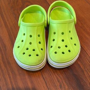 Crocs Unisex-Adult Bayaband Clogs in Lime Green, size M6 / W8